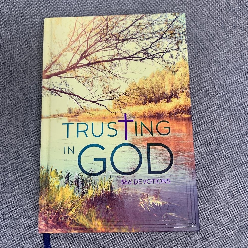 Book Trusting in God - 366 Devotions Publisher: Christian Art Publishers, 2016